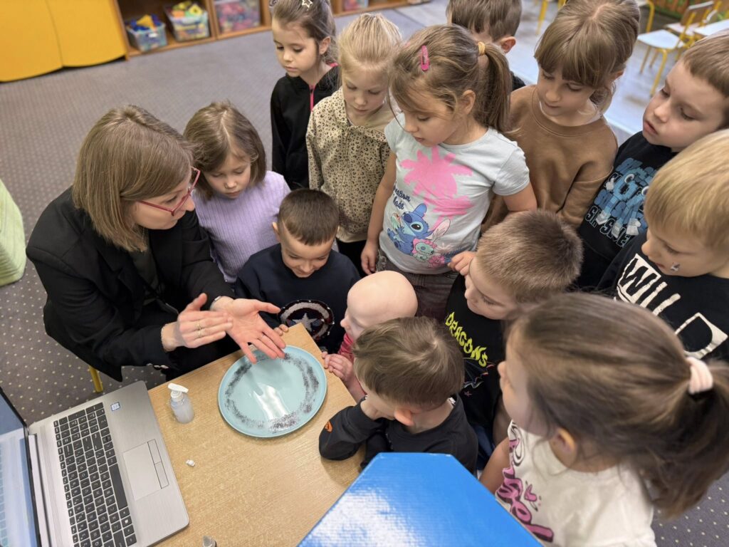 641378701 122193580376491829 8867898003453320405 N