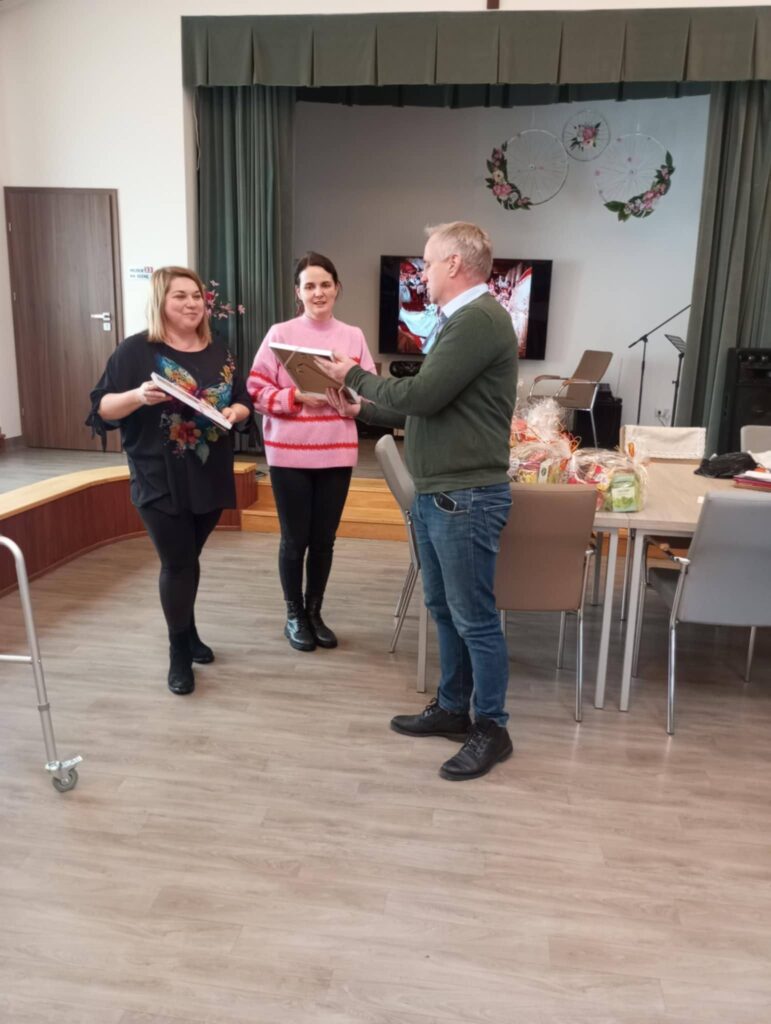 639212095 122193298232491829 2300237576586283507 N